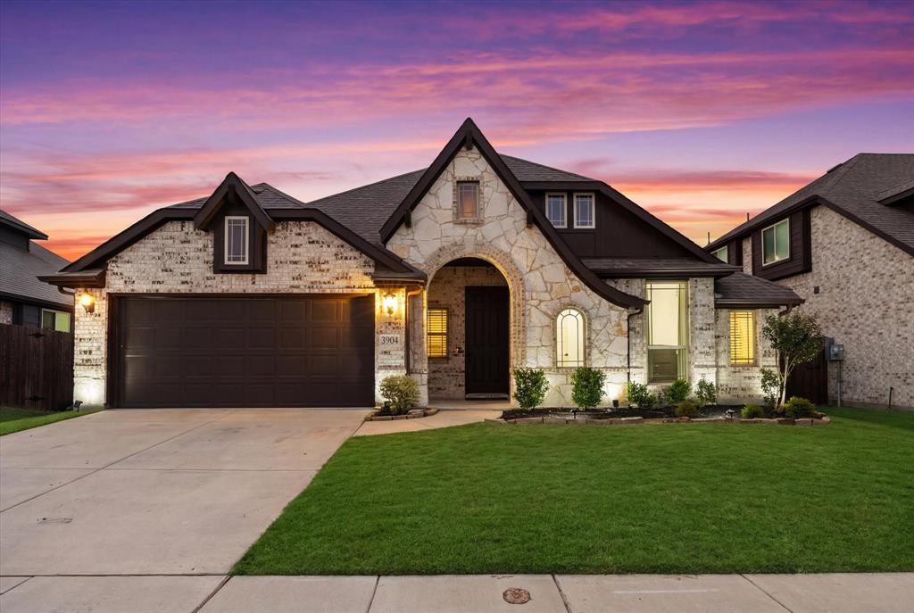 Photo 1 of 34 — 3904 Holly Springs Lane, Kaufman, TX 75142