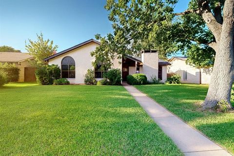 1249 Granada Street Lewisville TX 75067