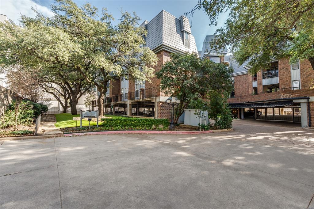 LE PARC CONDOMINIUMS - Residential