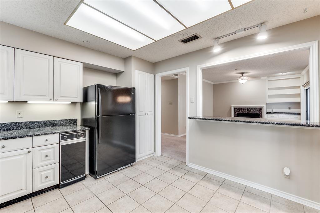 LE PARC CONDOMINIUMS - Residential