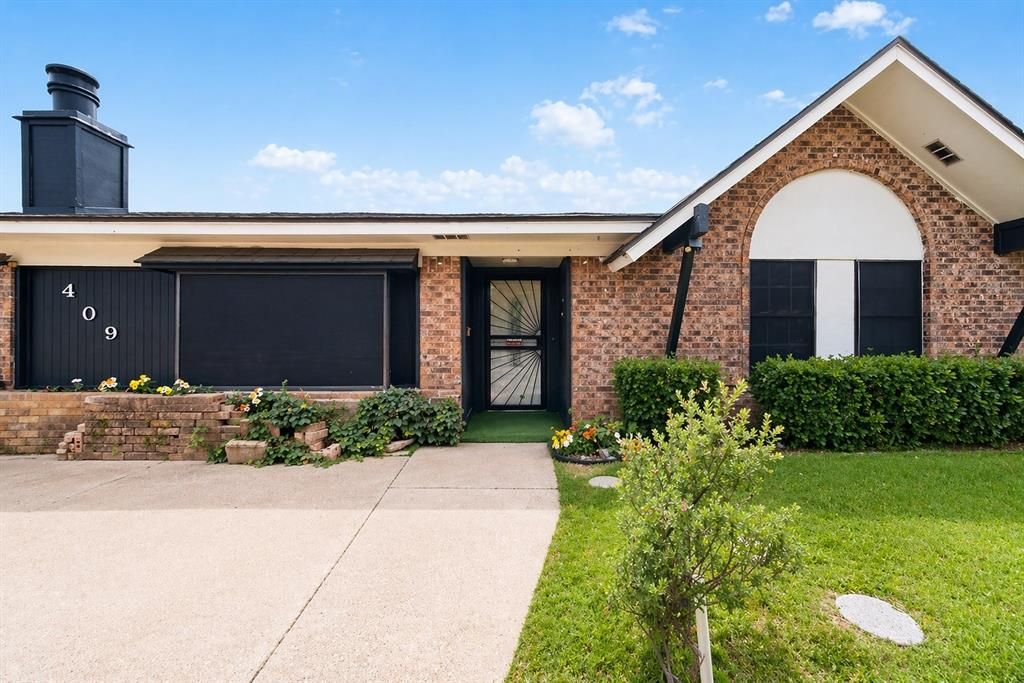 Photo of 409 Southlake Drive, Forney, TX 75126 (MLS # 21250663)