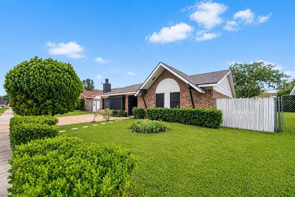 Photo of 409 Southlake Drive, Forney, TX 75126 (MLS # 21250663)