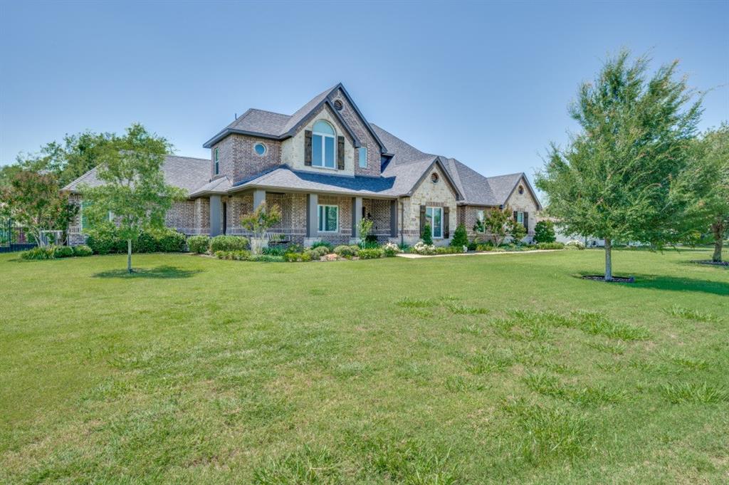 2221 Lariat Trail