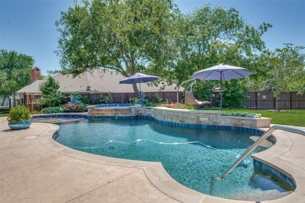 2221 Lariat Trail