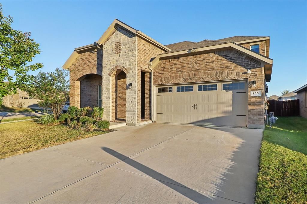 Photo for 705 Crabapple Drive, Glenn Heights, TX 75154 (MLS # 21099999)