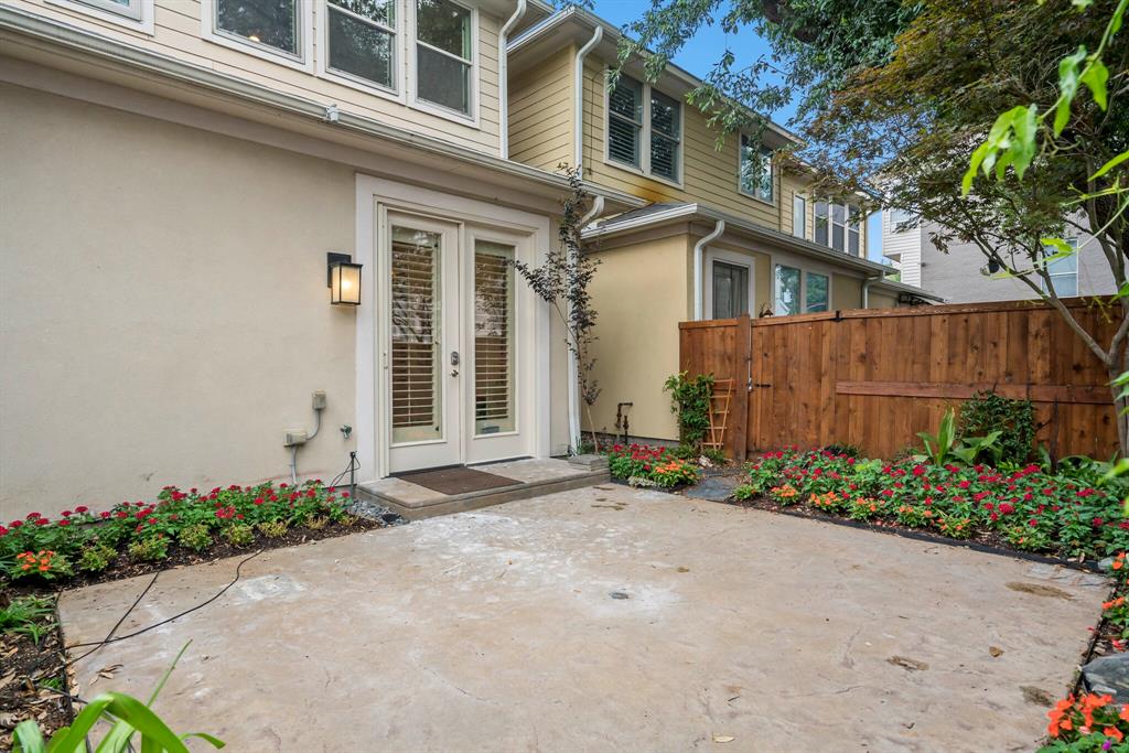 Renaissance Way Amd - Residential