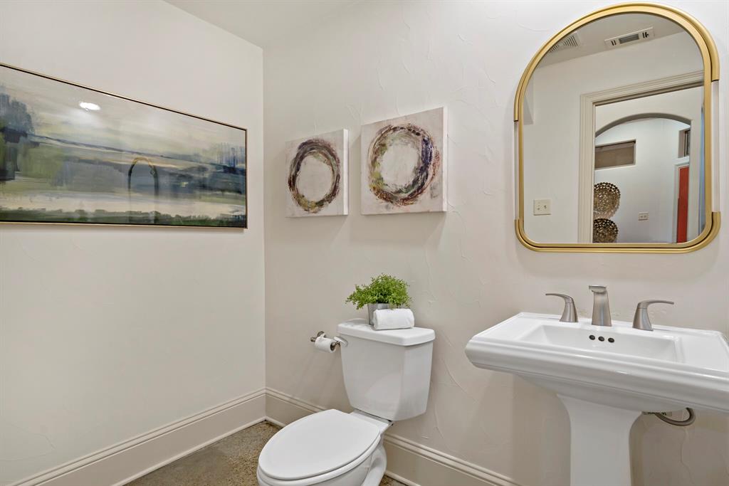 Renaissance Way Amd - Residential