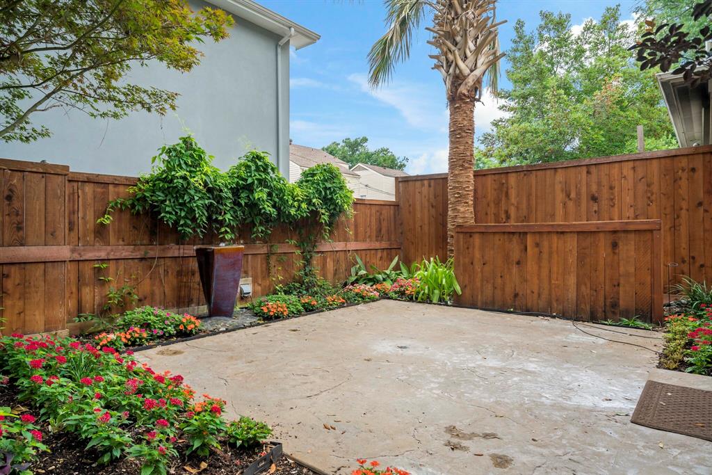 Renaissance Way Amd - Residential