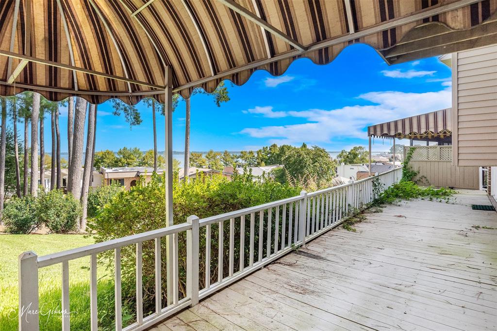 5713 S Lakeshore Drive