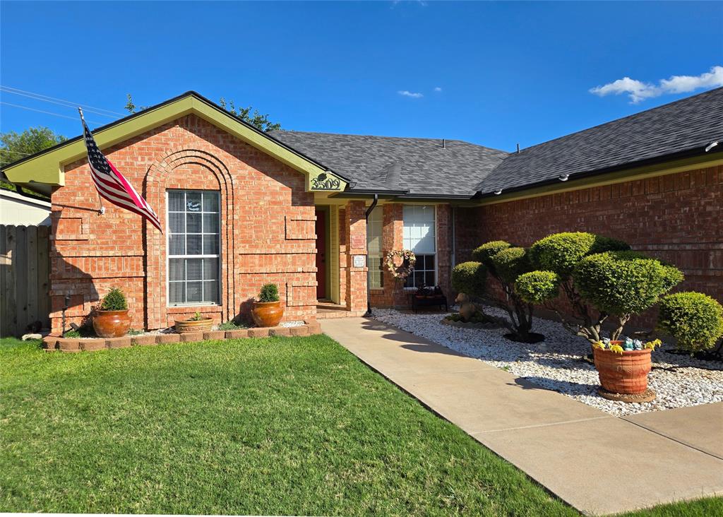 3509 Mistletoe Court