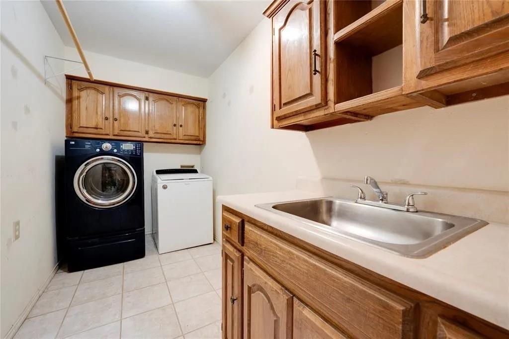 Williamsburg Square #1 - Residential Lease