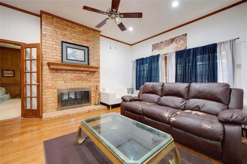 Williamsburg Square #1 - Residential Lease