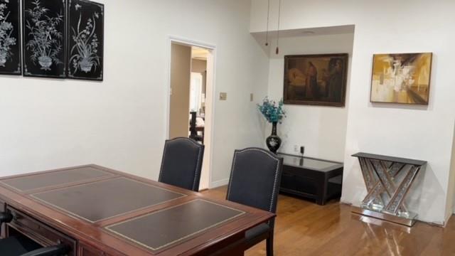 Williamsburg Square #1 - Residential Lease