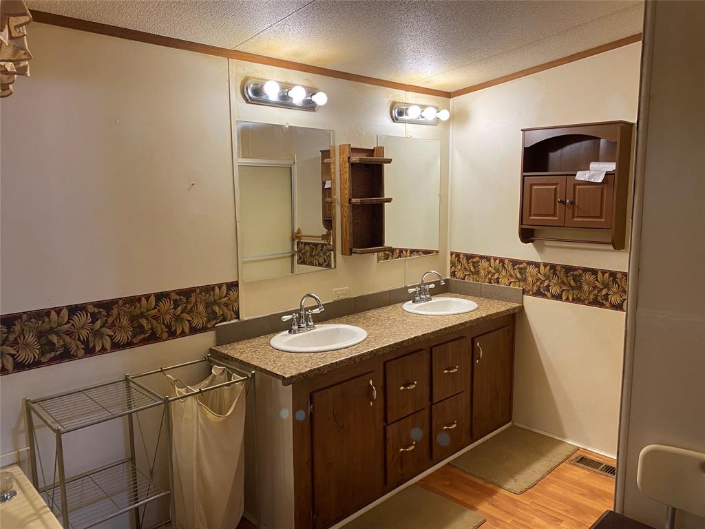 Photo 18 of 37 of 2414 Fm 2201 mobile home