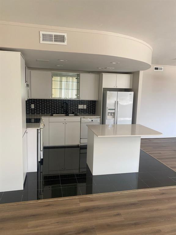 6211 W Northwest Highway 307