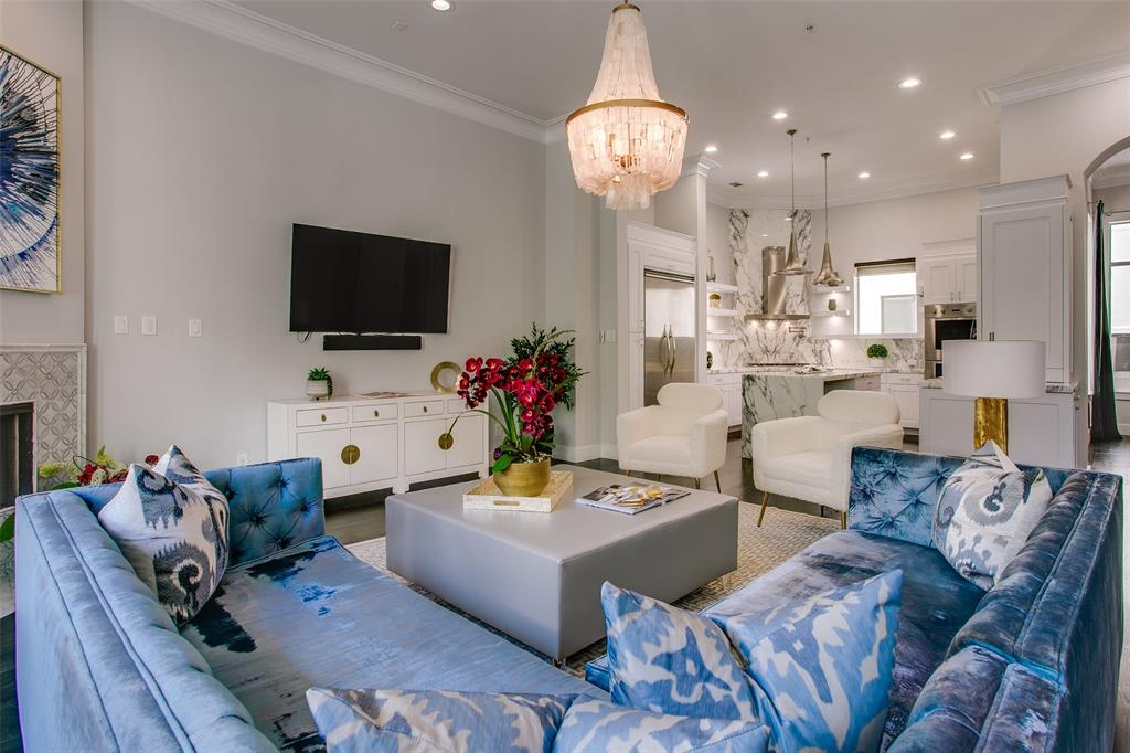 2211 Worthington Street