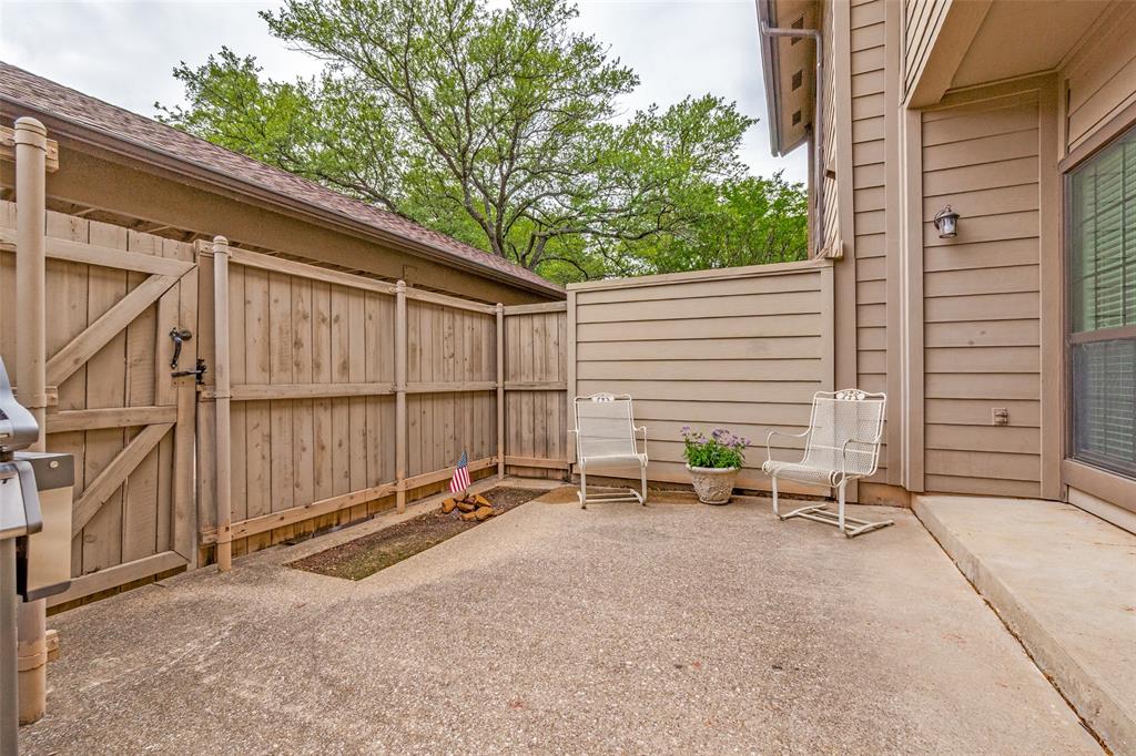 Glen Oaks Townhomes Condo - Residential