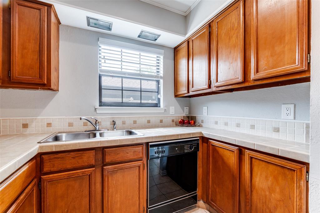 Glen Oaks Townhomes Condo - Residential