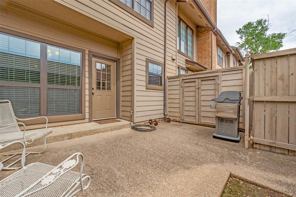 Glen Oaks Townhomes Condo - Residential