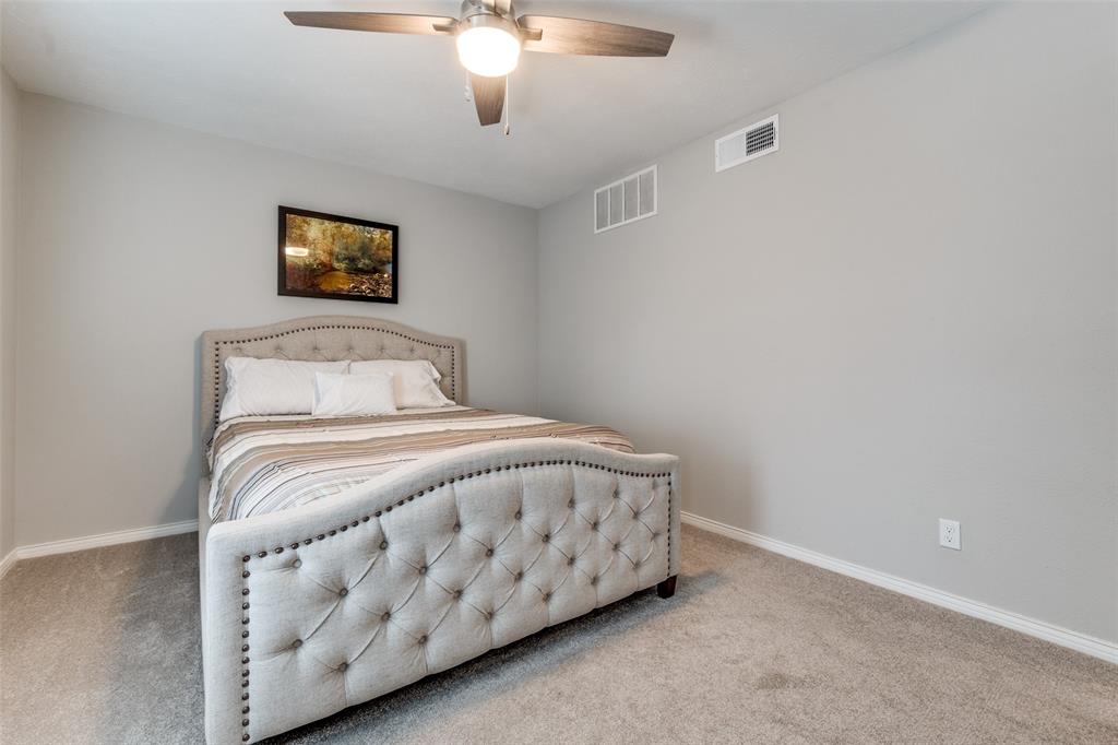 Glen Oaks Townhomes Condo - Residential
