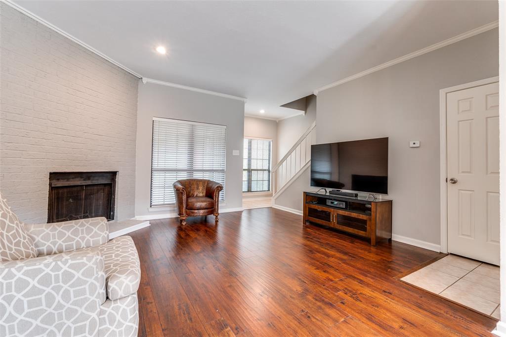 Glen Oaks Townhomes Condo - Residential