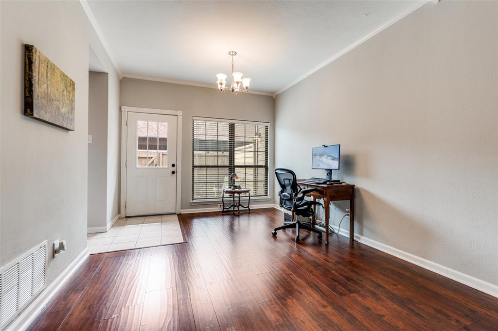 Glen Oaks Townhomes Condo - Residential