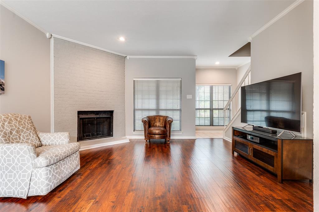 Glen Oaks Townhomes Condo - Residential