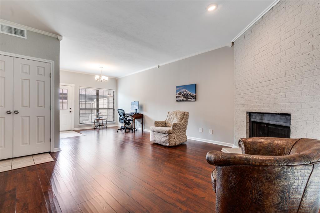 Glen Oaks Townhomes Condo - Residential