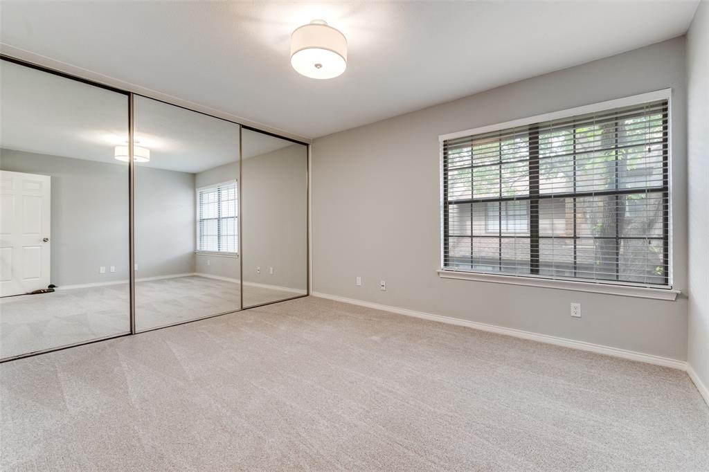 Glen Oaks Townhomes Condo - Residential