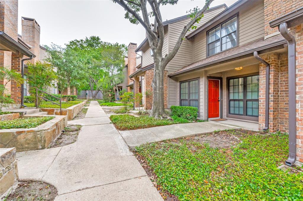 Glen Oaks Townhomes Condo - Residential