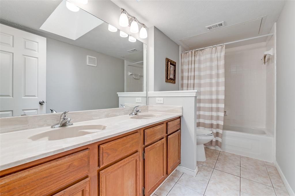Glen Oaks Townhomes Condo - Residential