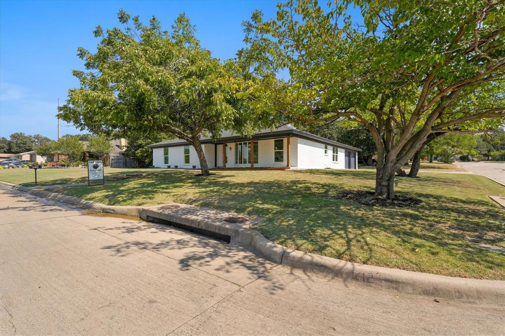 2113 Carverly Drive