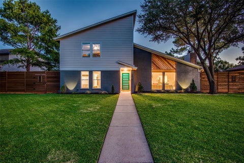 Photo of 2010 Heatherbrook Drive, Grapevine, TX 76051 (MLS # 21383079)