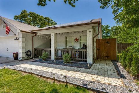 3031 Delaware Trail Lake Worth TX 76135