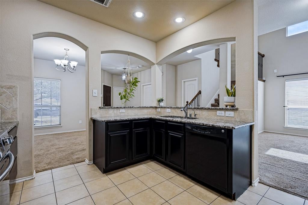 2201 Canyon Point