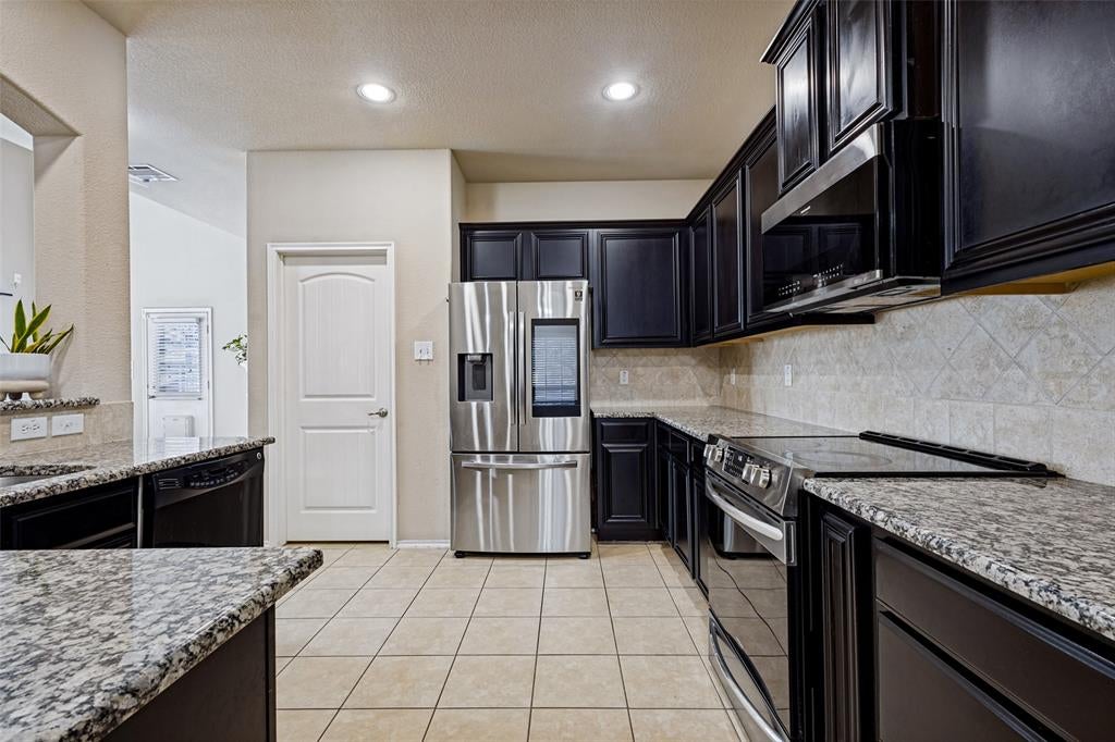 2201 Canyon Point
