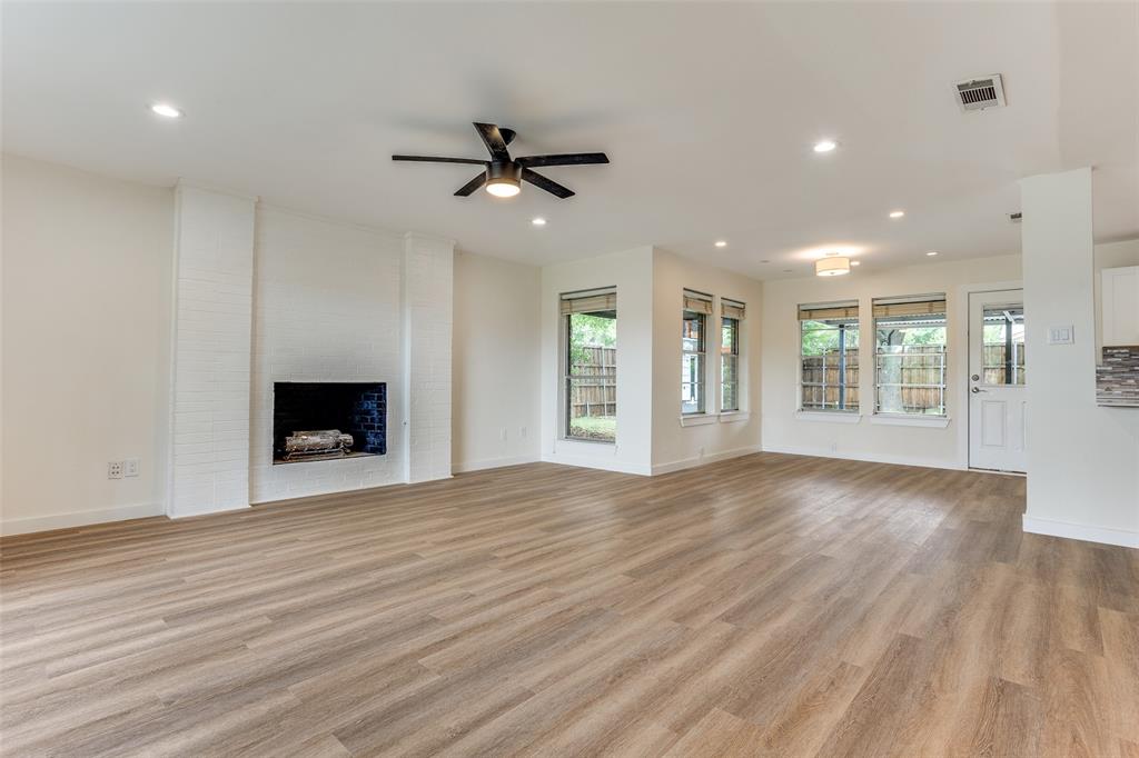 1601 Elk Grove Drive