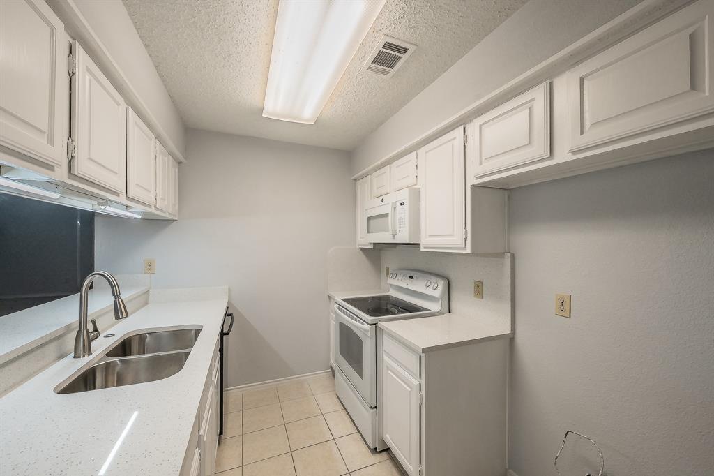 Keller Spgs Townhome 2800 - Residential