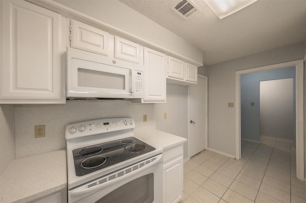 Keller Spgs Townhome 2800 - Residential