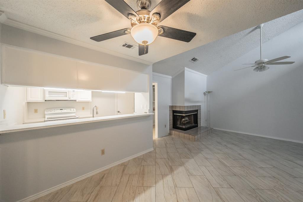 Keller Spgs Townhome 2800 - Residential