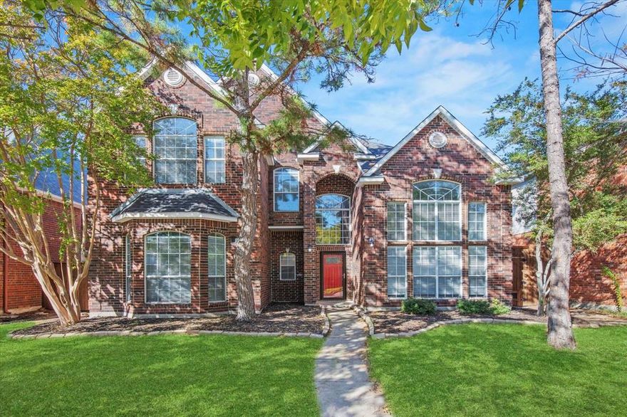 The luxurious and spacious 5 bedroom, 3.5 bath home is loaded with upgrades, new paint and new carpet. It is ready for an immediate move-in!
Nestled in the upscale neighborhood of Villages of Coppell, this home has travertine and marble flooring, granite countertops, and stainless steel appliances. Featuring soaring vaulted ceilings and an open layout with an abundance of light. This home is only two blocks from a park with a playground, walking and bike trails. Fantastic location in the Coppell ISD. Landlord will allow a payment plan on the deposit.