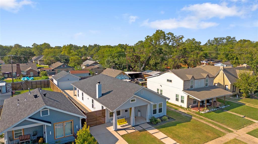 2534 Gladstone Drive