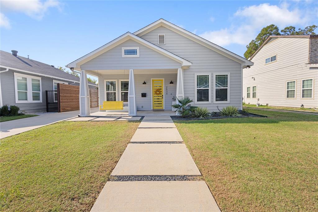 2534 Gladstone Drive