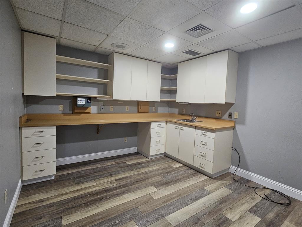 Brentwood Park - Commercial Sale