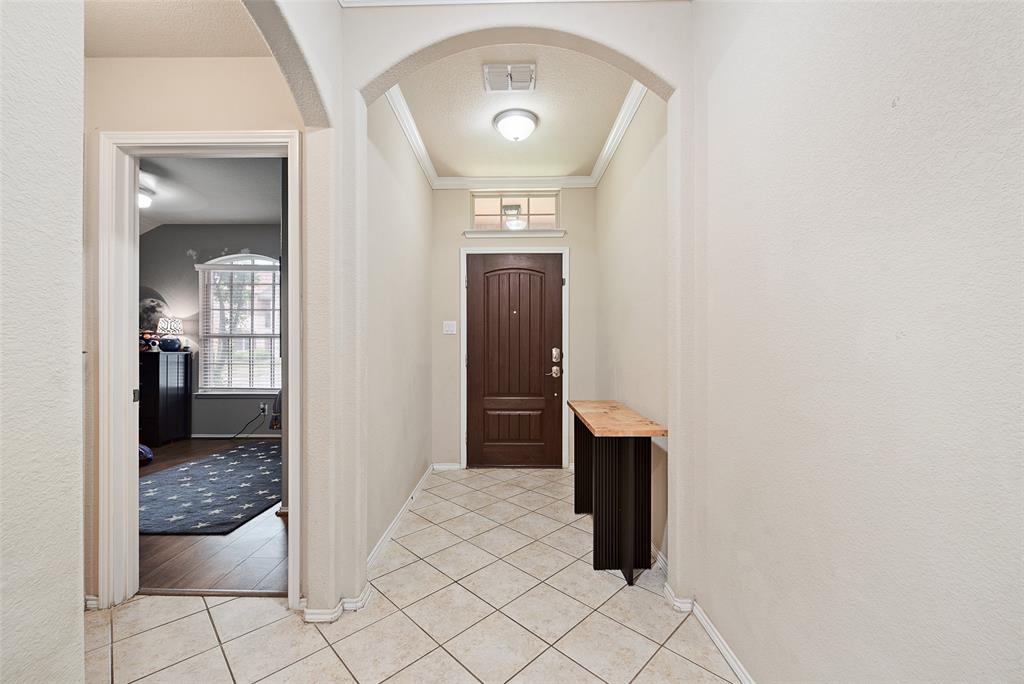 8221 Black Hills Trail
