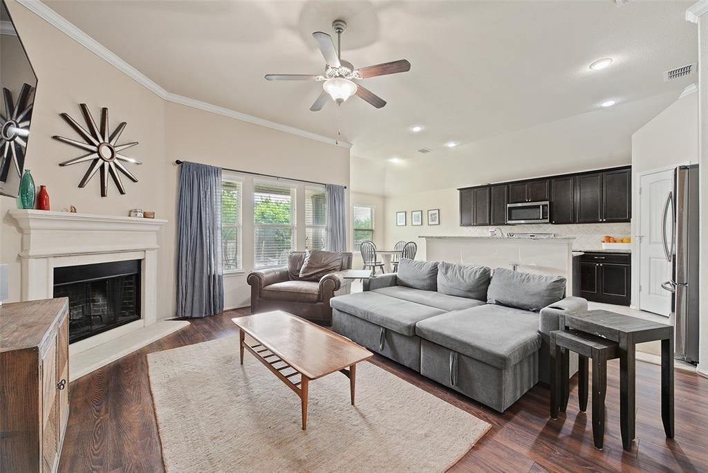 8221 Black Hills Trail