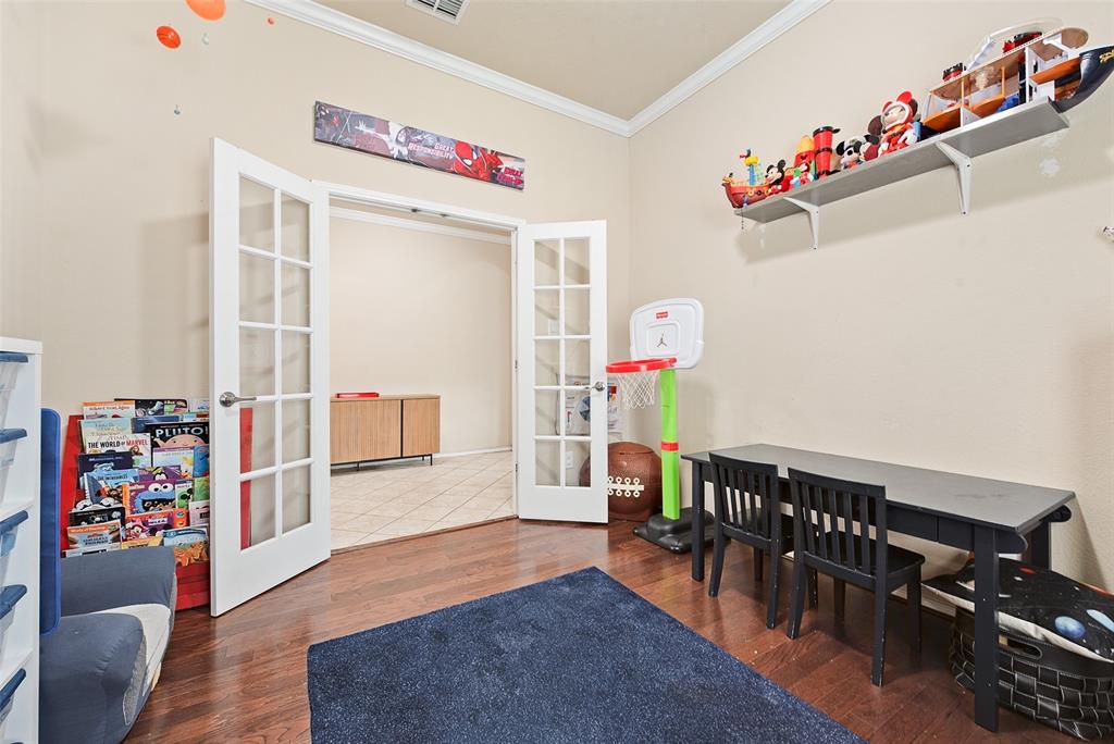 8221 Black Hills Trail