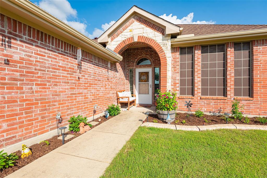 102 Avery Lane