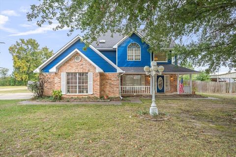290 Sycamore Street Van TX 75790