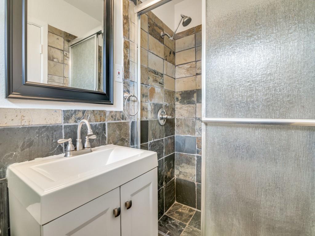 Cloverdale 05 - Residential